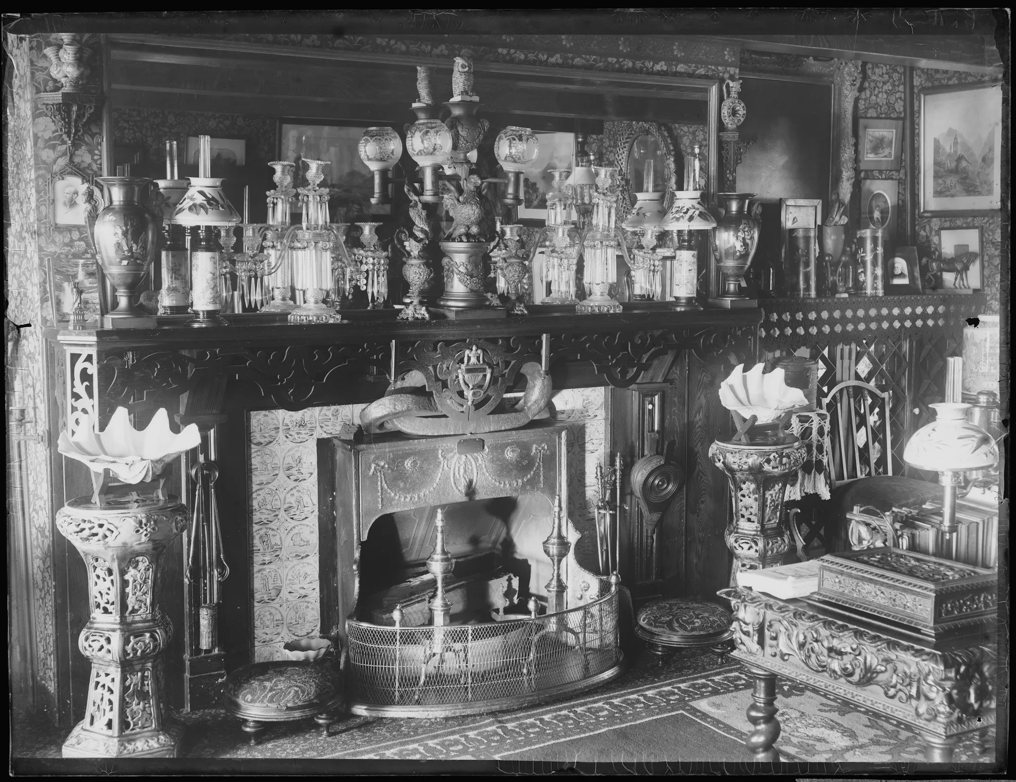 50.015.6505-Parlor-at-Home-Fireplace-November-14-1888.-Collection-of-Alice-Austen-House- (1)